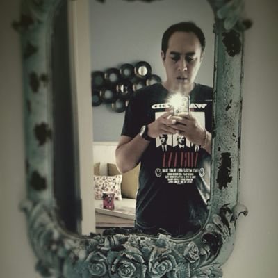 omarlunat's profile picture. Abogado, Musica, Cruz Azul, padre de dos hermosas nenas y #convoyente