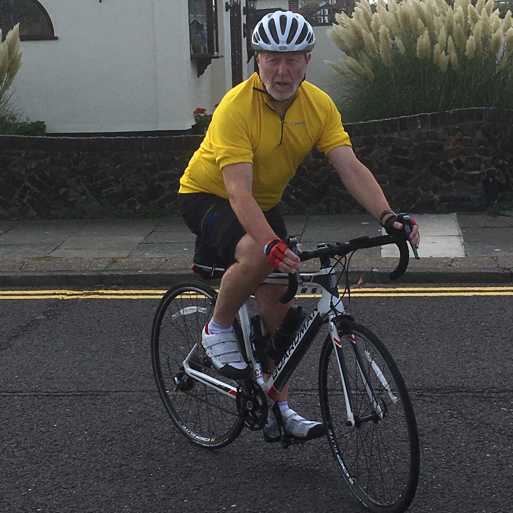 I love my wife & family, music, Boardman 🚲 & Fender 🎸. A West Ham fan for 50+ years I’m proud to have a plaque in Champions Place at The London Stadium.