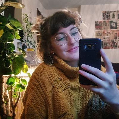 working with CHARM, MIND & GMMH
social worker, mental health + neuroscience nerd, vegan food advocate n fan of permanently drawing on skin 🌈🌿💫