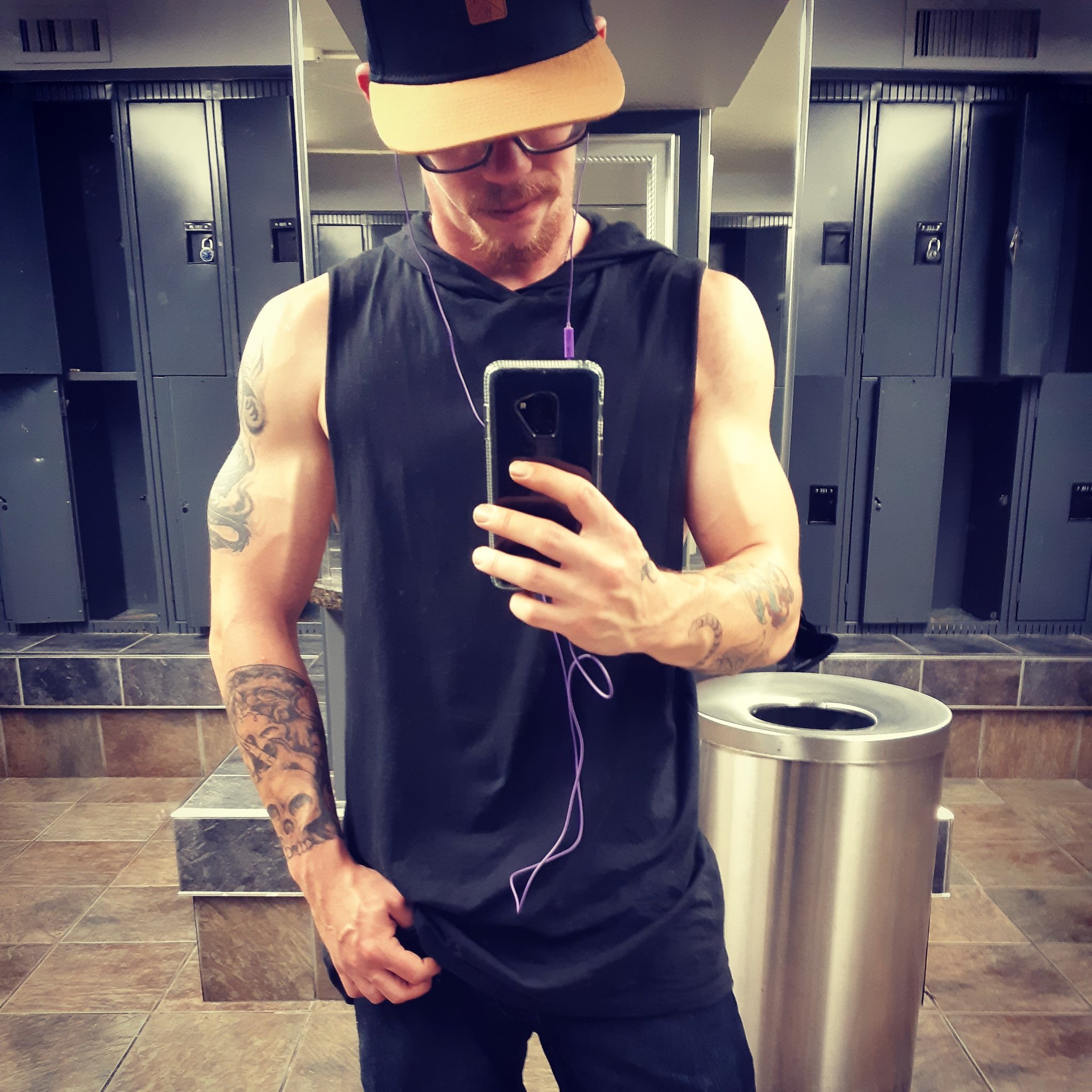 Yo, alot has changed since I made this account. No more bands. Only gym rats and work. I'm all about that fit life now. 😎😁