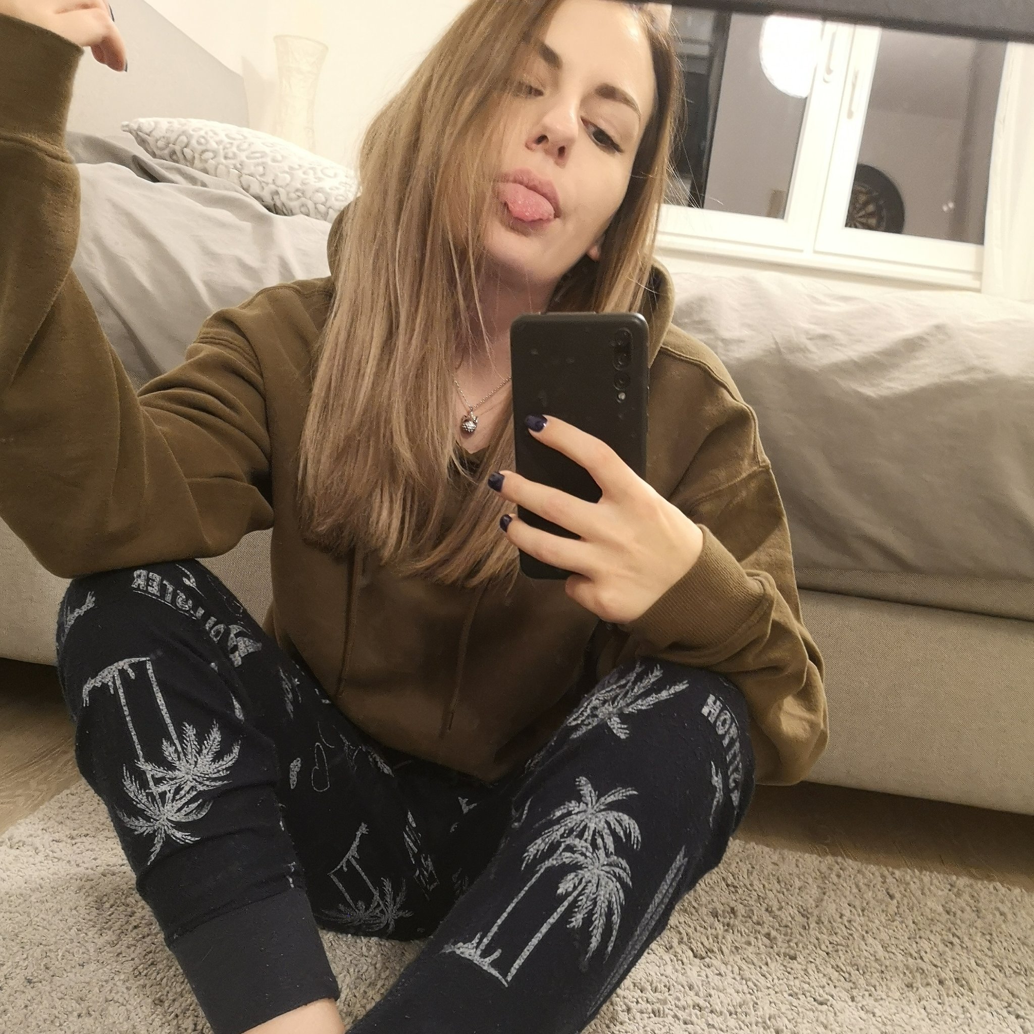 casacaramel1's profile picture. dreaming of another dimensionnnn