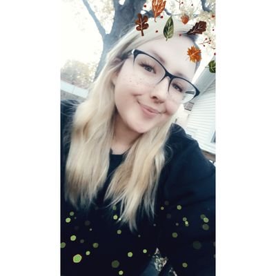 momollss's profile picture. 