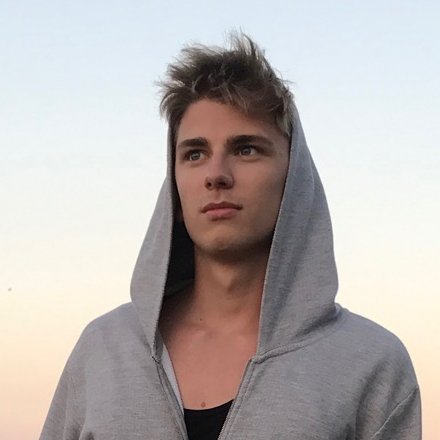 calvin_claus's profile picture. free.