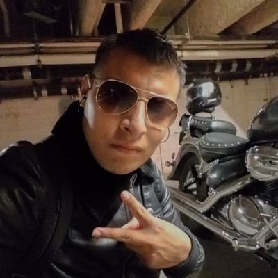 gym_crush_'s profile picture. people say life is to short to wast i think life is not short time just flies by when your in the moment