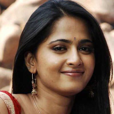 Anushka Shetty spicy Indian Actress and Model very hot and sexy stills