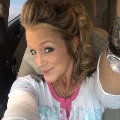 Mother of two beautiful daughters and many fur babies! Owner/groomer @ Steph’s Bubbles & Bows Pet Grooming Boutique Lynchburg Va