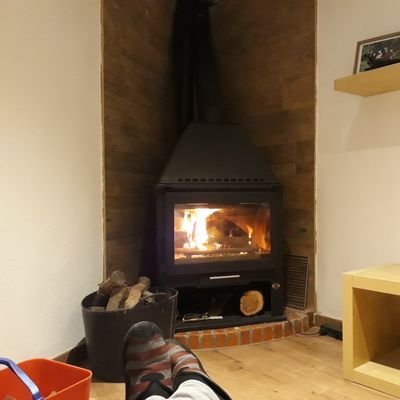 llampekbart's profile picture. comunicador descomunicat, integrador desintegrat, així com rural diríem.