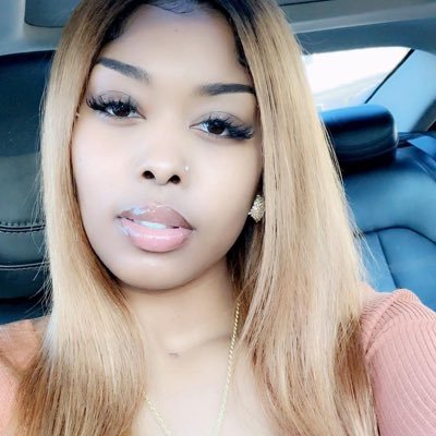 22🌹LICENSED Cosmetologist 💕 💆🏽 Book through my hair page via IG; @edgeslayer.braids