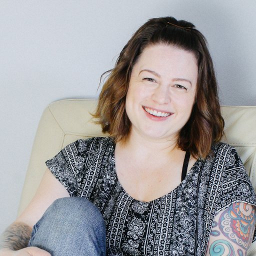 Food blogger, stylist and photographer. But mostly a food lover!