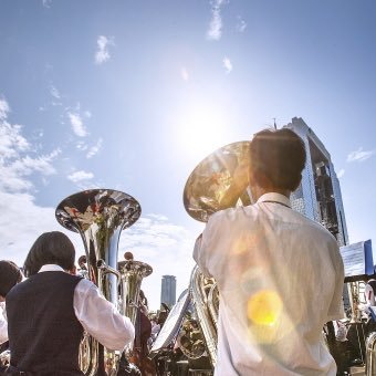 「近畿広域吹奏楽交流会」はスクールバンドにおいて3年生引退後の時期に、新たな目標を持って新年度の体制の準備をしてもらうためのきっかけとなるように2018年度に創設されました。他校との交流を目的としています。2024年度は3月29日(金)開催しました。 ※詳しは下記HPへ🔽