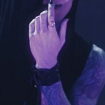 12yue12's profile picture. 