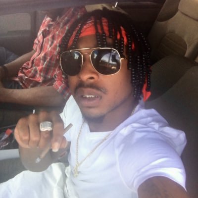 Just a Port nigga wit a lot on my mind , gotta stay focused with my eye on the prize @hellmel_103 ig