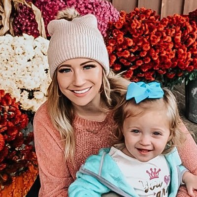 Sam Blankenship🌵 Millennial Mom Blogger 💻 SingleMom 👩👧 TTU GRAD 🎓 dreaming of somewhere tropical 🌊🍌🌿🌞🥥🌴