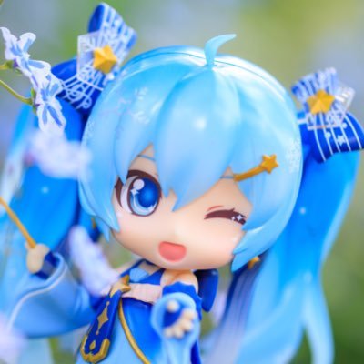 初音ミクが大好きなボカロファンです！！ねんどろいどのカメラ撮影が趣味です。Project DIVAやプロセカなど音ゲーもやってます( ｀・∀・´)ﾉﾖﾛｼｸ♫ 他、VOCALOIDランキングサイトを構築、ニコラジでの紹介や雑誌掲載歴有り。職業はITエンジニアになります。