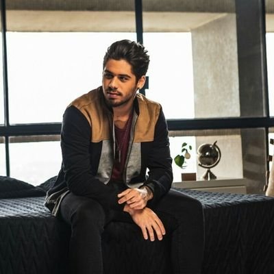Fã Apaixonada ❤
Amo o Meu Ídolo!!!❤
@zefelipecantor
Nunca desistirei dos meus sonhos!!🙏🙌
#Meta:Conhecer meu Ídolo ❤💘