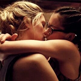 mais18lesb's profile picture. gifs lesbians, videos e etc