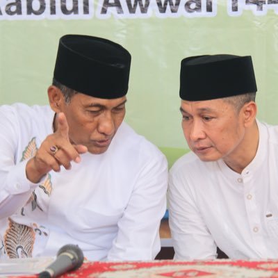 Akun resmi Bupati dan Wakil Bupati Kudus 2018-2023. Ayo wujudkan Kudus Modern, Religius, Cerdas dan Berkah. Kritik dan saran, siap kami tampung 😇