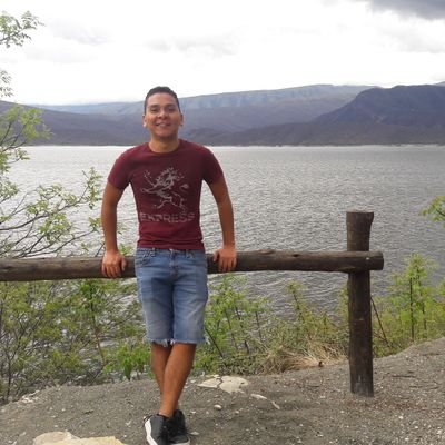 Peruano.
El folklore, la historia y la política atraen mucho mi atencion.
