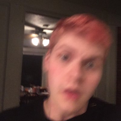 hoeforrunza's profile picture. welcome to my secret twitter, bicthes 😏💝💫 kelly clarkson stan account