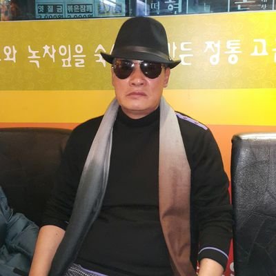 우리겨레의 통일을 학수고대 한다.
친일종미자,일본. 미국의 사주받아 남북갈등.남남갈등 부추긴다.
통일하면 우리민족  강국된다
빨리 통일해서 사람답게 살아가자.