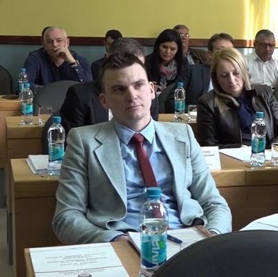 malke_malke's profile picture. долази са ЕТФ, али и озбиљан одборник у великом Челзију :-)