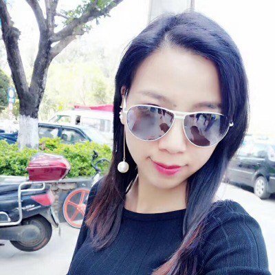 AnnieHolmes07's profile picture. 