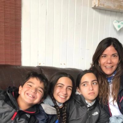 AlisteBeatriz's profile picture. Periodista. Cientista Política. Me gusta leer, escalar cerros y comer helado. El deporte es parte de toda mi familia 😍