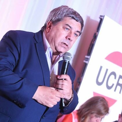 Diputado Nacional (m.c.) Ex-Presidente de la Comisión de Defensa Nacional del HCDN. Presidente honorario CEDySEG. Eternamente de la UCR y amo mi ciudad: Tandil.