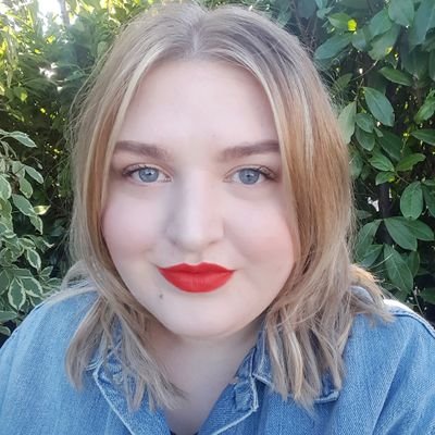 Graphic Designer ❤ Masters in Digital Marketing 👩🎓 Love travelling, art, gin & all things Scandinavian 🌎