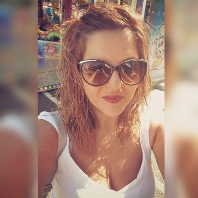 Daviniahm's profile picture. 