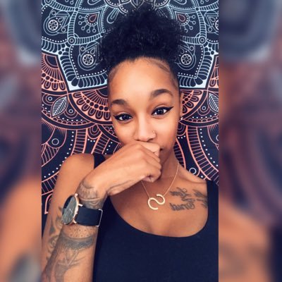 _nahsharae's profile picture. Growing ✨