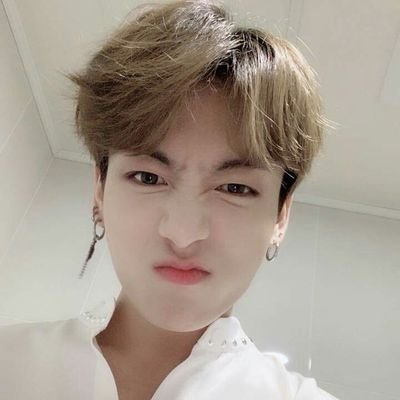❁ 용길 내서 너의 앞에 섰더라면. ❁
• spread my wings •
↳ Esta cuenta es mía y me la follo cuando quiero.