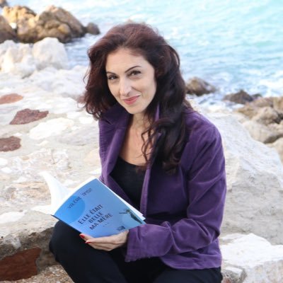 Femme de lettres « Elle était belle ma mère... » Pour commander mon livre valerie.timsit@gmail.com tel au 0768820413 https://t.co/QDlVkESKZD