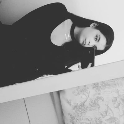 hausoflozzaa's profile picture. Never thought I'd be making a back up account but here we are 😂 (@hausoflozza will probably be s*spended for swearing)