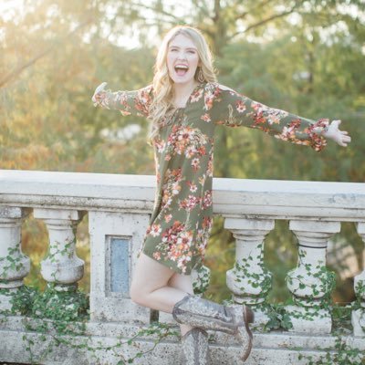 rachelemeltzer's profile picture. let’s say hello to the world, together | we rise by lifting others | university of oklahoma public relations & stage management | @gaylordcollege