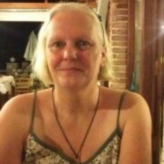 chezovitch's profile picture. 🦇