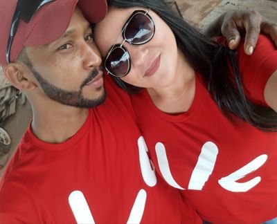 Adriana15020414's profile picture. Sou aquela menina que as vezes quer colo
as vezes chora tamanho a dimensao de sua missao
que as vezes escondida fika em silencio
pensando em um amanha melhor...