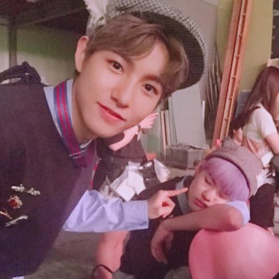 crheennjluen's profile picture. 100% 수동으로 느리게 굴러갑니다 / DM제보환영 / 돌아다니는 카피페나 인터넷 밈으로 제작됩니다 / RPS / #renle #천런
