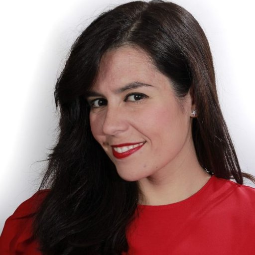 Coach Ejecutivo y Personal, Escritora e Instructora de Yoga y Meditación. Fiel amante del poder único y especial de cada ser ¡Mi misión en la vida, acompañarte!
