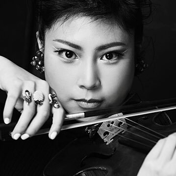 life with 4 strings🎻@Ensemble_Amoibe主宰。意地悪じゃない方の京都人。ヴィンテージ・歌舞伎・鴨肉・生肉・牛タンが好き。日本コロムビアよりCD「ヤナーチェク:ヴァイオリン・ソナタ」「ブラームス:ピアノとヴァイオリンのためのソナタ 第1番」発売中📀オケトラ協会広報大使🚛