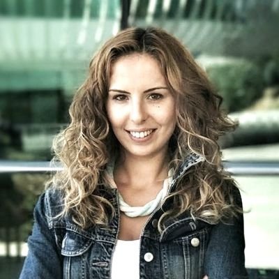 CurulBurcak's profile picture. Etrafına zarif davranmayı unutma...

Abant İzzet Baysal Ünv /Siyaset Bilimi MA / MSc