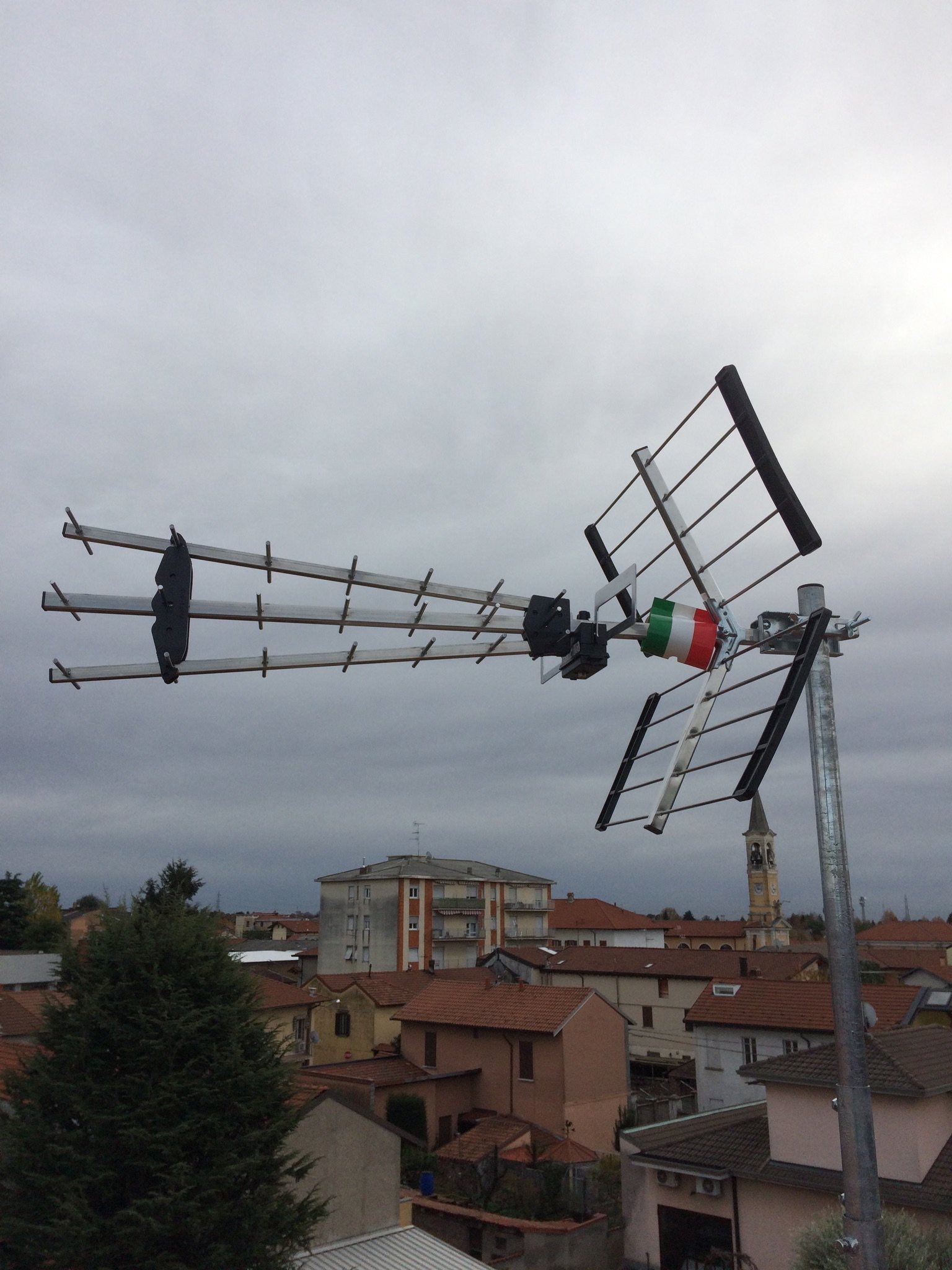 Roberto_Testi's profile picture. Tecnico Elettronico, Antennista installatore TV Digitale/ Internet Wimax Cicloturista per passione.