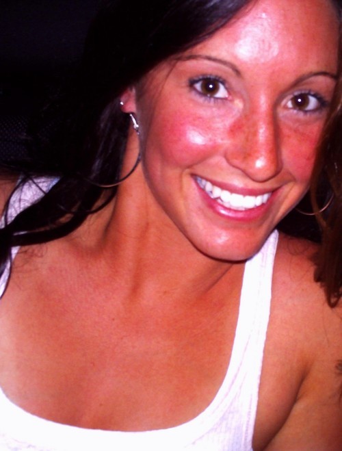 My name is Samantha and I'm 19. I'm an open person and love to meet new people! Tweet me :)
