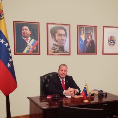 Ex Embajador República Bolivariana de Venezuela en Hungría y Turquía. Abogado. Aviador. Bolivariano, Socialista, Revolucionario y radicalmente Chavista-Maduro.