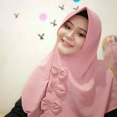 MutmainnahOl's profile picture. 