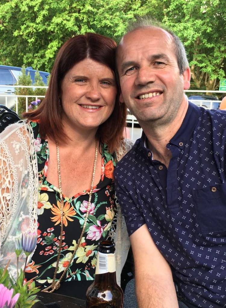 Year 6 teacher- lover of English- singing- chocolate- cats and baths- not necessarily in that order!!!