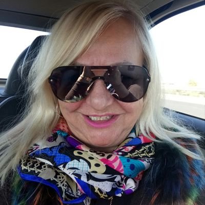 NebiyeElmas's profile picture. 37 yıldır iş kadını