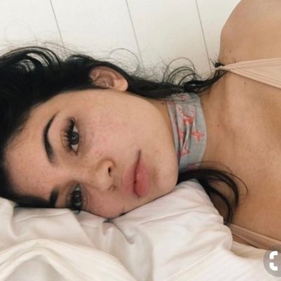 tastyp0ison's profile picture. it looked like heaven and felt like freacking hell.