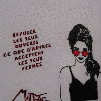 Citoyenne du Monde, indignée, insoumise...Femme, et fière de l'Être...
Amie des poètes et des #Roses...
#haïkus #haykus #6mots  #1mot1haïku #poésie 
Pop Rock