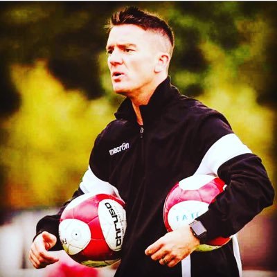 #impossibleisnothing                                    • Husband • Father-Louis&Kitty                      • Coach - UEFA B & FAYAward • Owner- @craigspinkcs